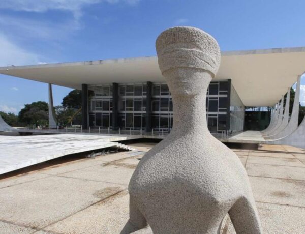 NOTA AOS SINDICALIZADOS E À SOCIEDADE