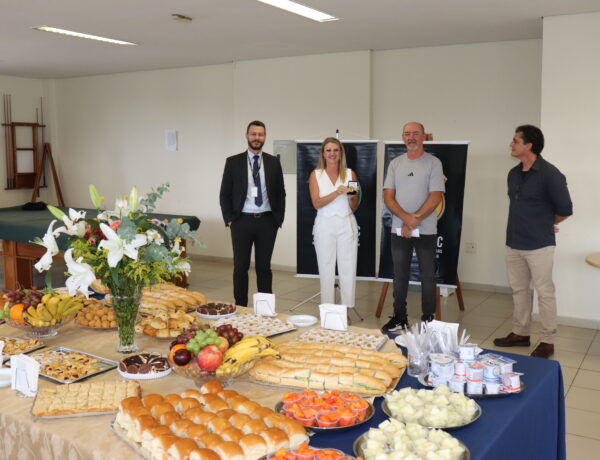 CAFÉ MENSAL MARCA PRIMEIRO ENCONTRO DO ANO COM HOMENAGEM